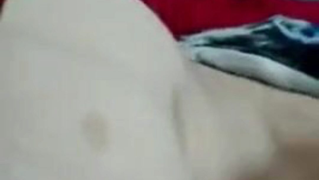 לשחק עם מלוני אהבה של דודה שכנה