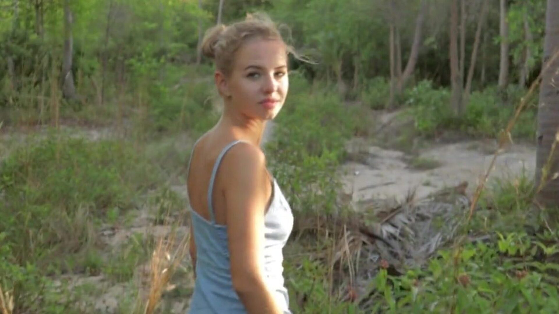 Risky Outdoor Anal Sex and Cum Swallow with Amateur Hot Girl - Cumin4D