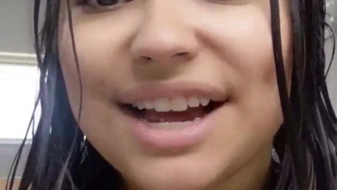Sexy Latina Giving A Big Cock Rating
