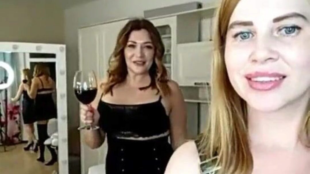 Two chicks invited a hookup villein and determined to play with him