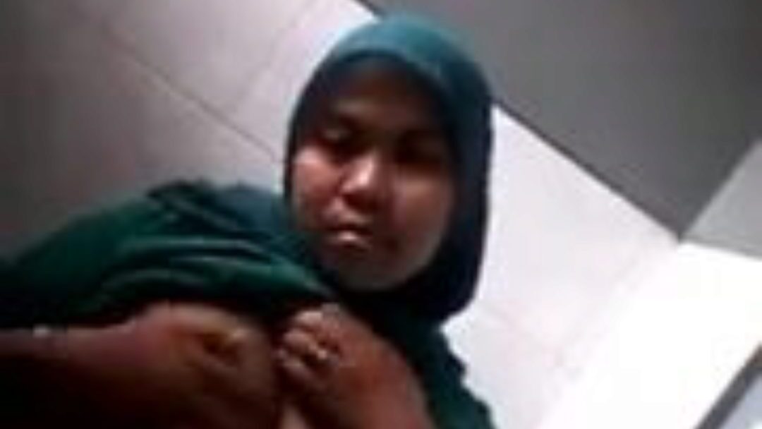 Ibu Berjilbab Saat Merasa Sange 1, Free Porn d1: xHamster See Ibu Berjilbab Saat Merasa Sange 1 clip gig on xHamster, the giant hump tube web resource with tons of free-for-all Indonesian Malaysian & Xxx 1 pornography movie scenes
