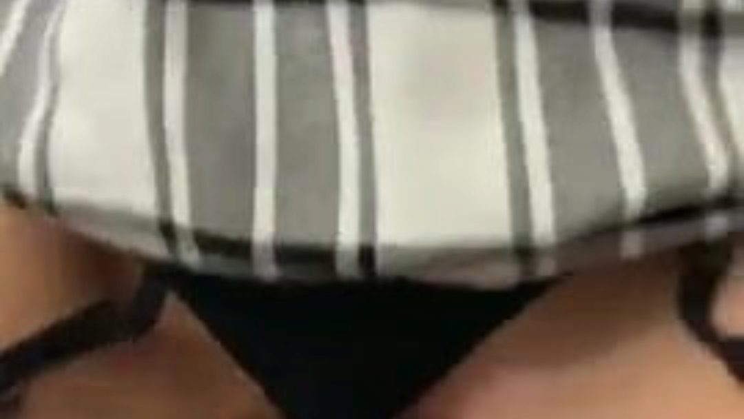 Nalgona mexicana con vestido y lencería