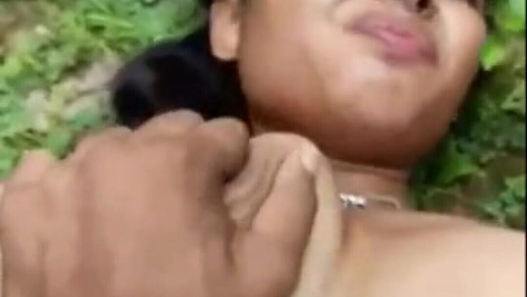 Outdoor bang-out with a gal Fucking girl in jungle.