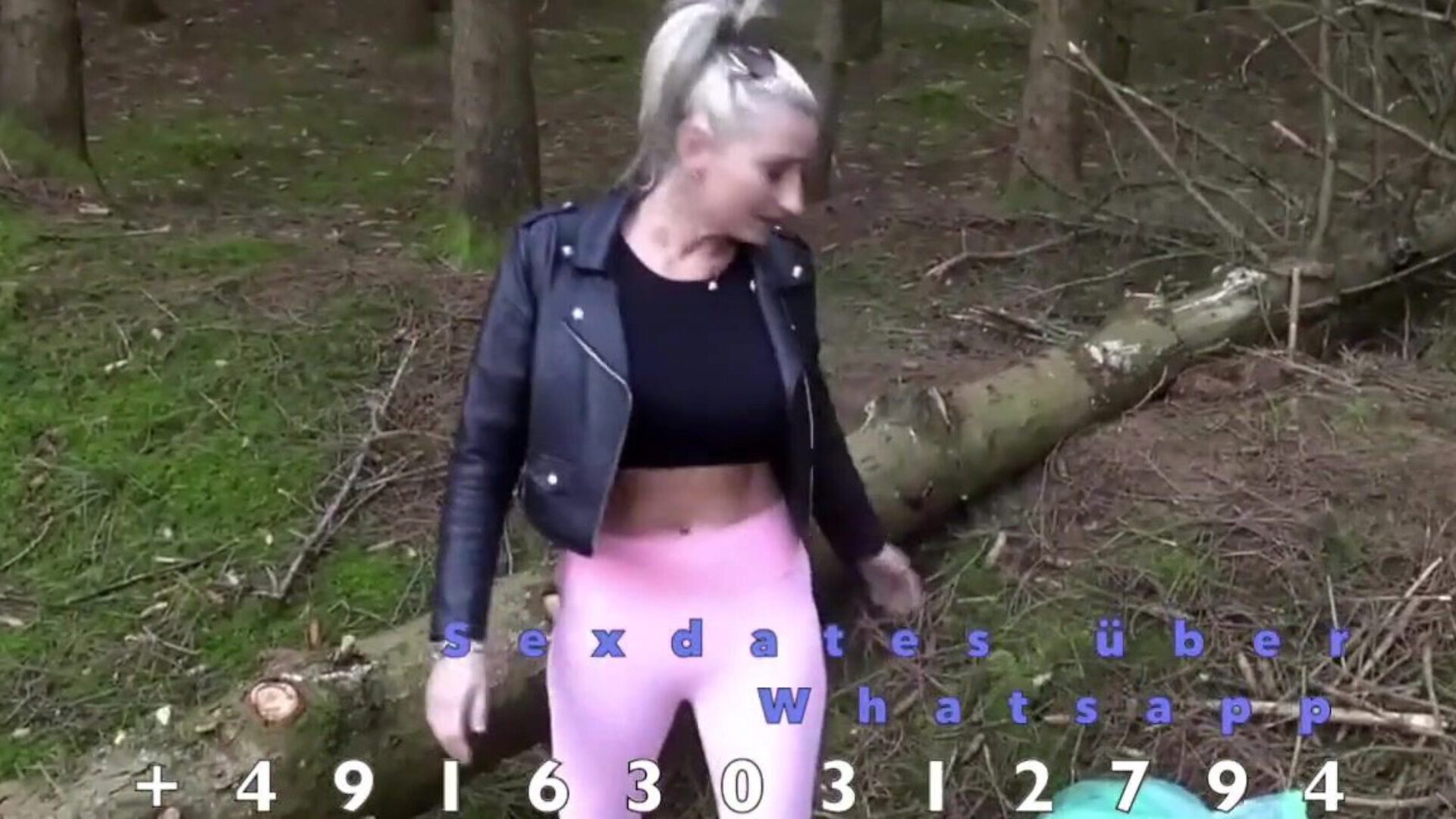 SÜSSE NADJA IM WALD GEFICKT