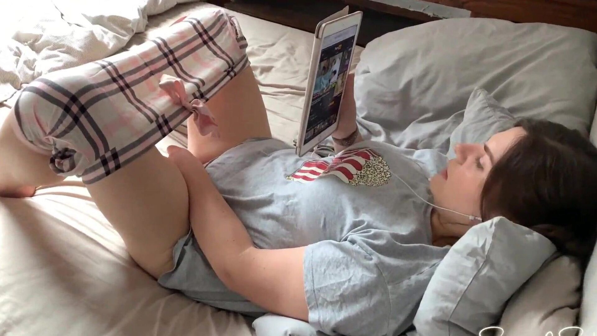 Step stepsister caught wanking - that babe pleaded me not tell our parents - so I screwed her