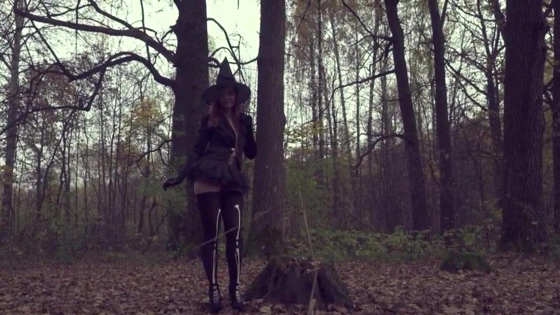 svlékni mi halloweenské šaty jeny smith holý v lese sleduj úplný film na jenysmith.net music bajun na icons8