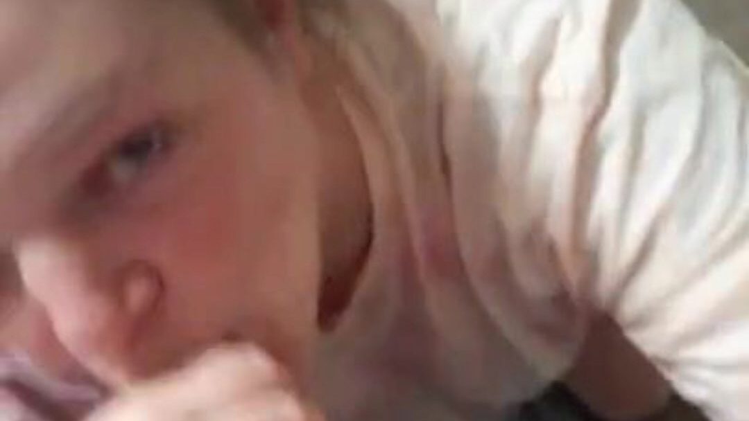 Wife let's me jizz on her face after morning blow job
